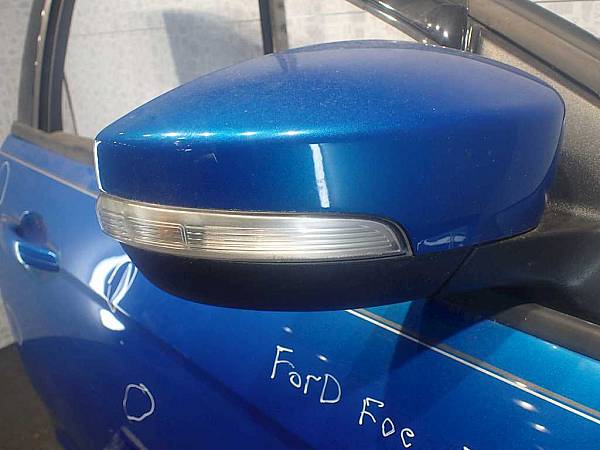 Зеркало боковое форд купить. Боковое зеркало Форд фокус 3. Ford Focus 3 зеркала боковые. Правое зеркало Форд фокус 3. Форд фокус 3 седан 2012 правое боковое зеркало.